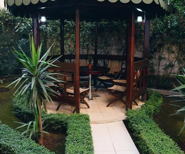 Mono Boutique * 地拉那