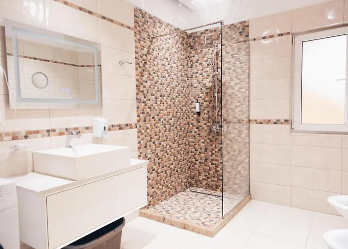 Mono Boutique * 地拉那